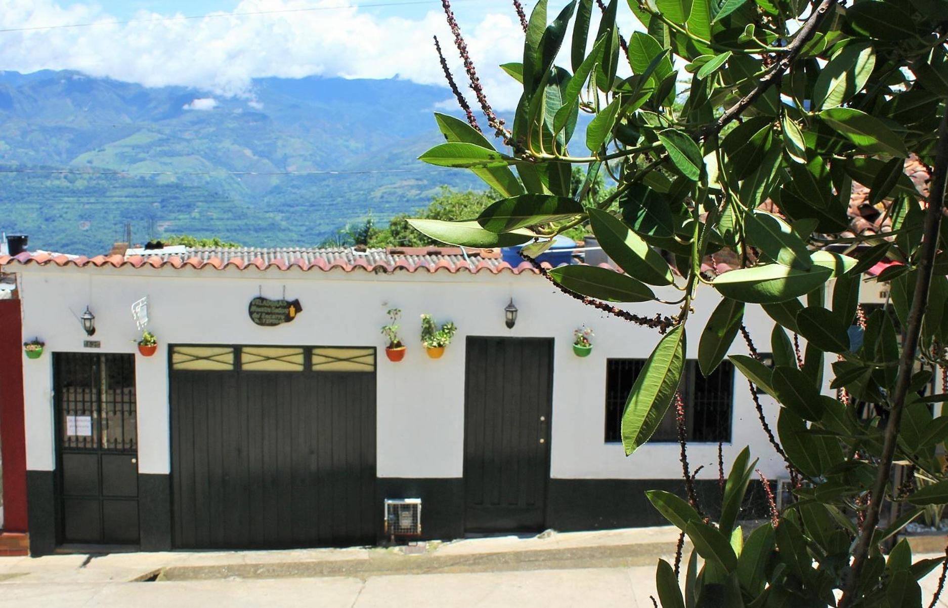 Hospedaje Los Capuchinos Socorro Bagian luar foto